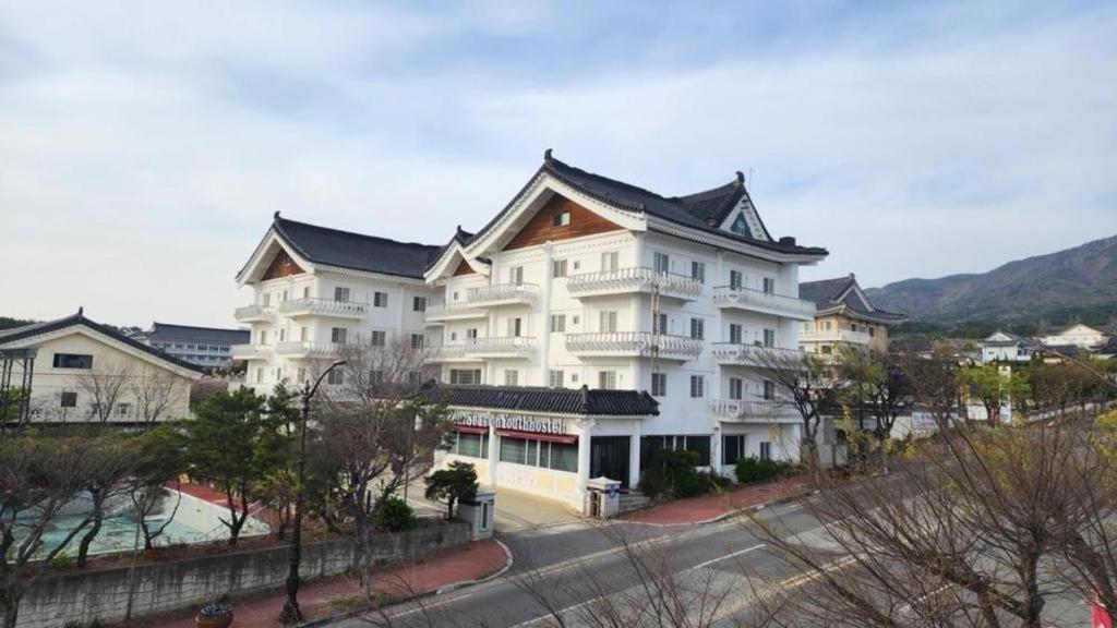 Arisu Gyeongju Hotel Экстерьер фото