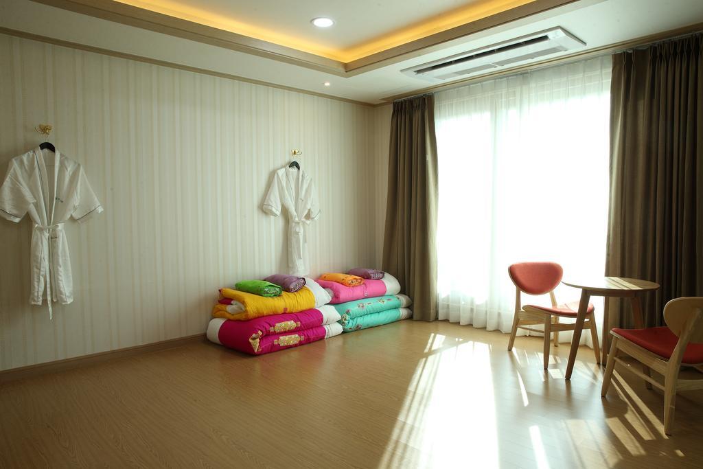 Arisu Gyeongju Hotel Экстерьер фото