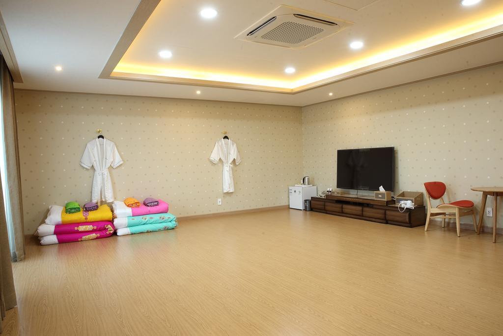 Arisu Gyeongju Hotel Экстерьер фото